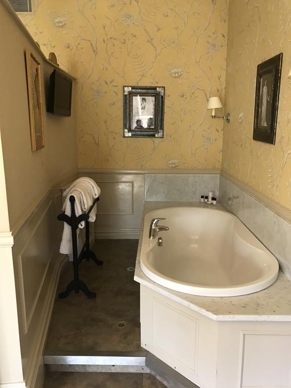 Deluxe Double Room,1402957262:JPEG